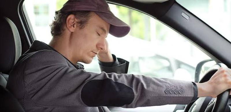 چگونه از خواب‌آلودگی هنگام رانندگی جلوگیری کنیم؟